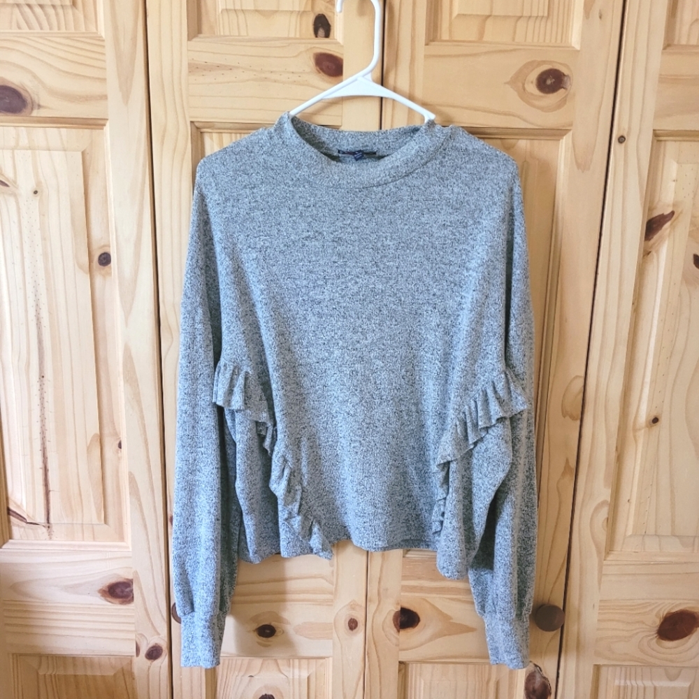Grey Fall sweater with Ruffles